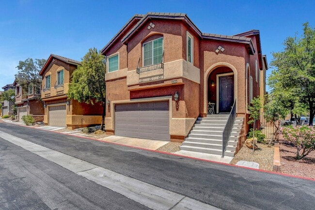 Building Photo - 3 Bedroom Split Level Home in Centennial H...