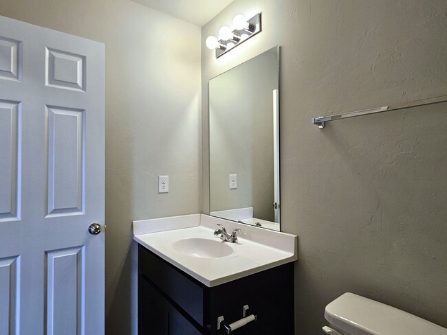 Building Photo - Harrah Haven: Exceptional 3 Bed, 2 Bath Re...