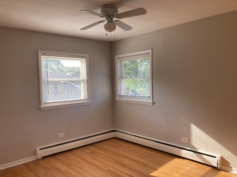 Building Photo - 2427 N 76th Ave