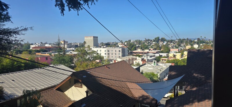 Building Photo - 1450 1/2 Fairbanks Pl