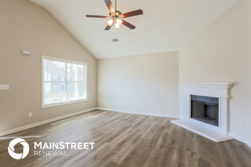 Building Photo - 5222 Alexander St