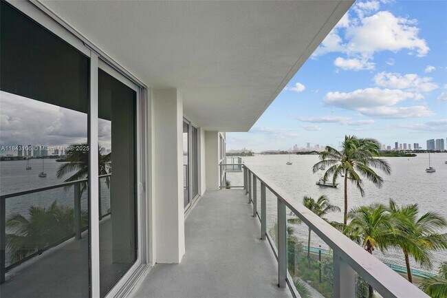 Building Photo - 1500 Bay Rd