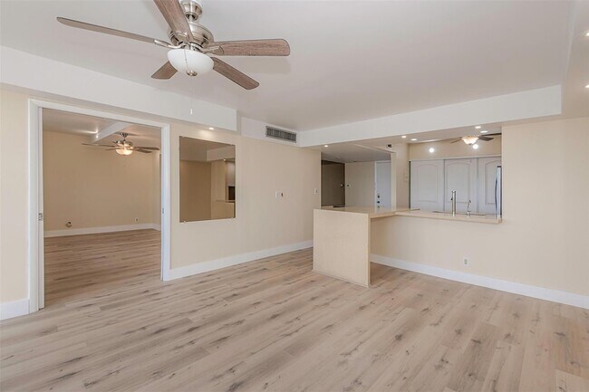 Building Photo - 1400 S Ocean Dr