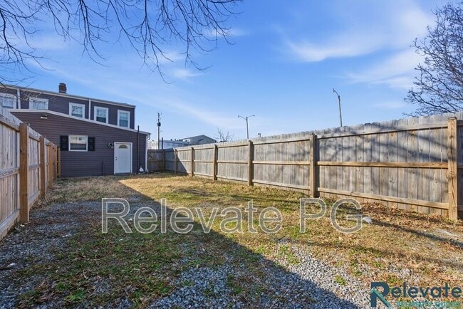 Building Photo - 2820 Q St