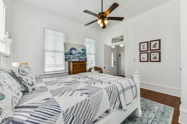 Building Photo - 3301 Ave N Ursuline St