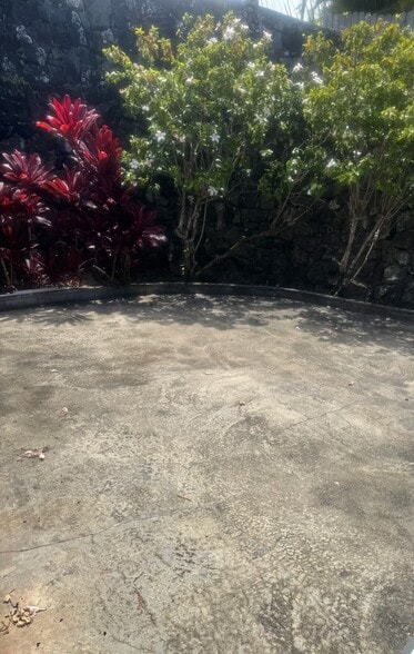 Parking area (Sm./Med. size vehicle) - 47-445 Lulani St