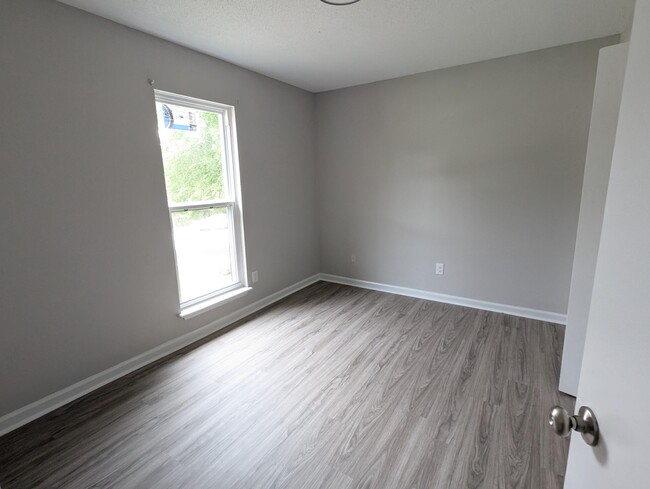 Building Photo - 433 Evans Mill Dr