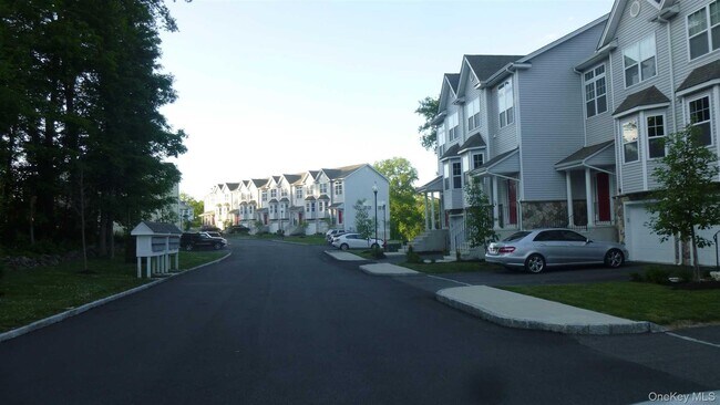 Primary Photo - 48 Berry Ln