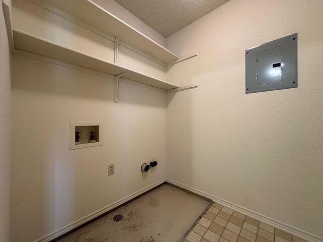 Building Photo - Duplex