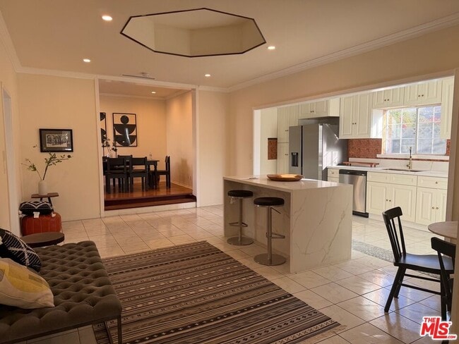 Building Photo - 1222 N Virgil Ave