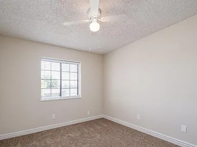 Building Photo - Gorgeous 2 Story Home Fully Upgraded – Move-In Ready!- 4 bedroom 3 bath