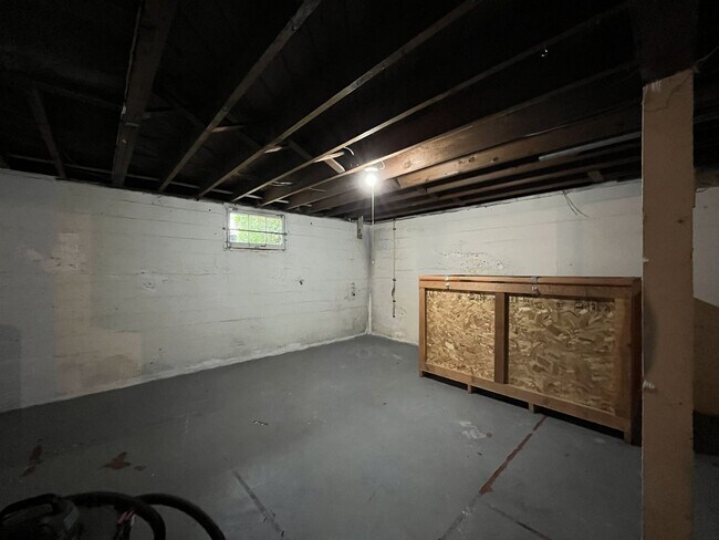 Building Photo - Charming 4-Bedroom Portland Home with Spac...