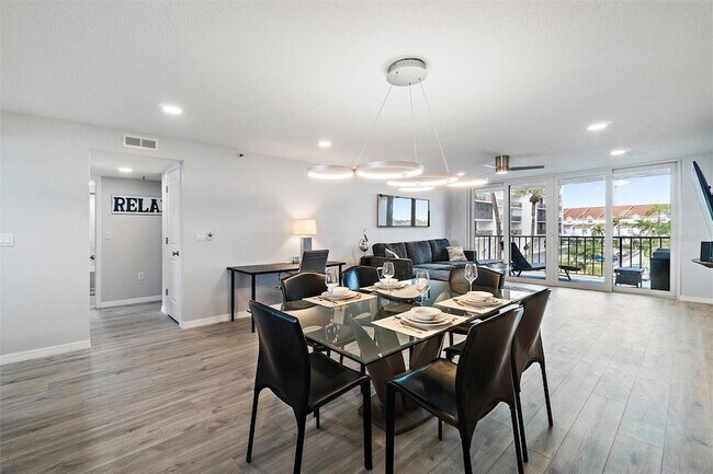 Building Photo - 19111 Vista Bay Dr