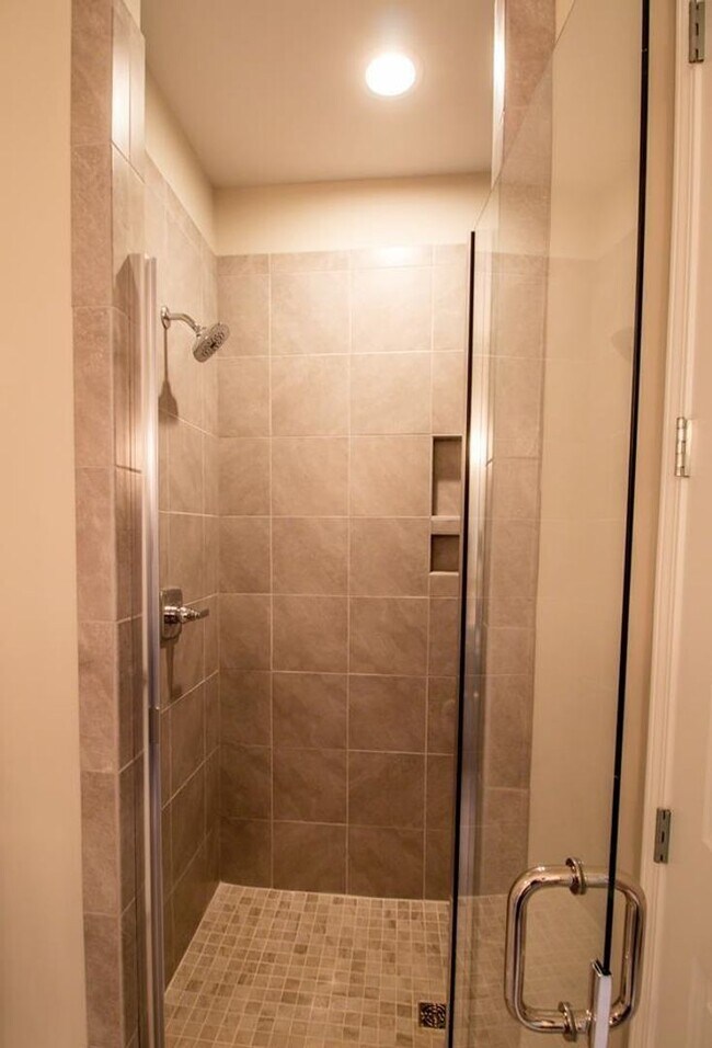 Building Photo - 3BD/3BA FOR RENT IN THE RESERVE