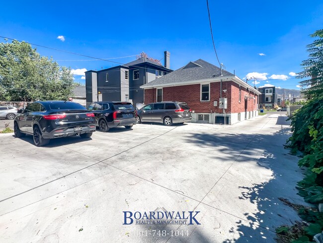 Building Photo - 1748 S Main St