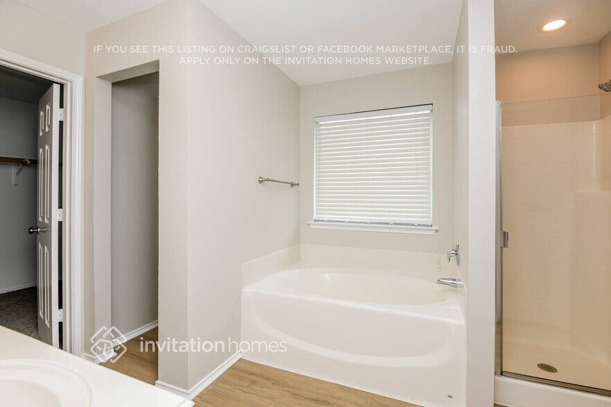 Building Photo - 1650 Hillside Dr