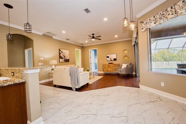 Building Photo - 10513 Palm Cove Ave
