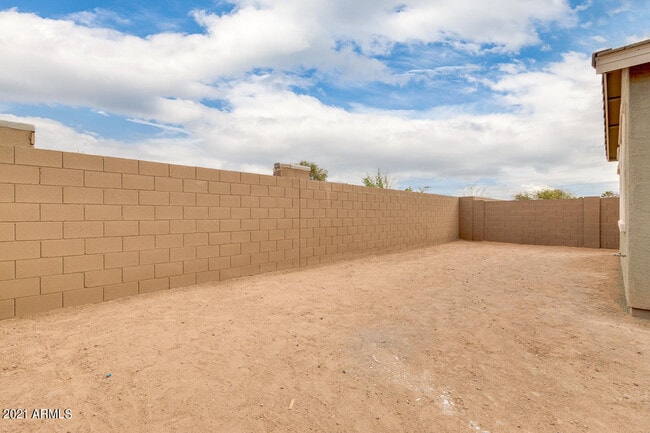 Building Photo - 1346 E Glass Ln