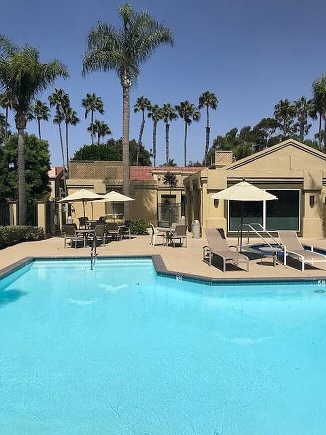 Building Photo - 1-Bedroom, 1-Bathroom Apartment for Rent –...