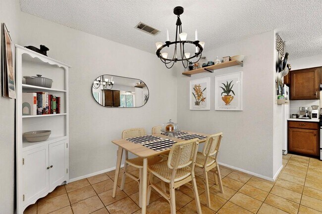 Building Photo - 7304 Eganhill Dr