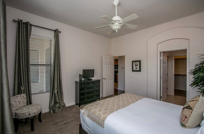 Building Photo - Gorgeous furnished property at the Legacy!...