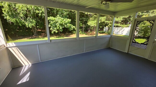 Building Photo - 29305 Pin Oak Way