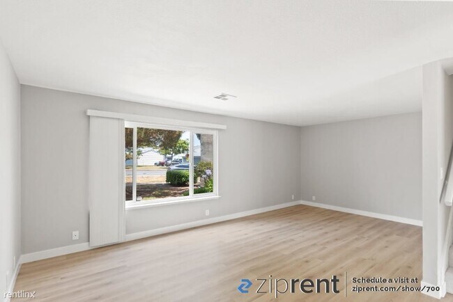 Building Photo - 4 br, 2.5 bath Townhome - 32259 Mercury Wa...