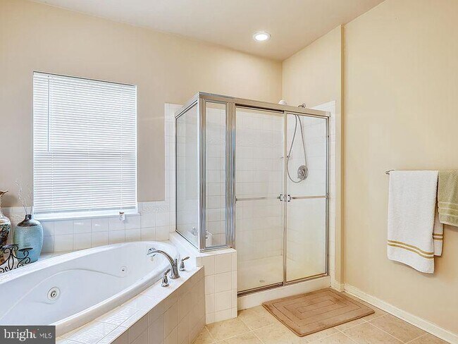 Building Photo - 2834 Admiral Ridge Rd