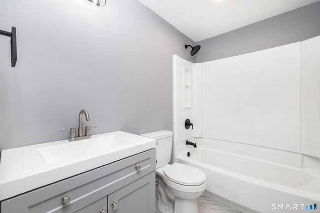 Building Photo - 555 Graham Rd