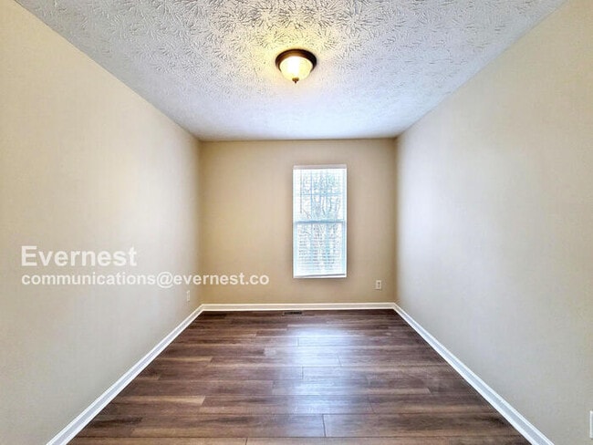 Building Photo - 5589 Strathmoor Manor Cir