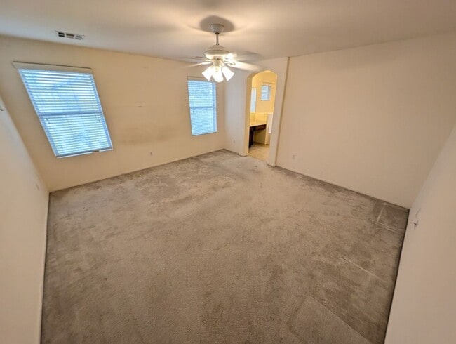 Building Photo - 7570 Dobroyd Dr