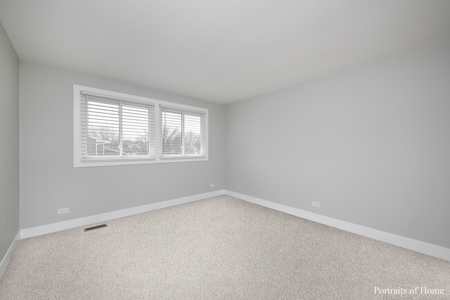 Building Photo - 1623 Southampton Ct