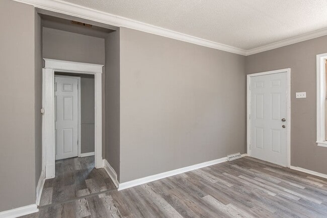 Building Photo - 8819 North Ave