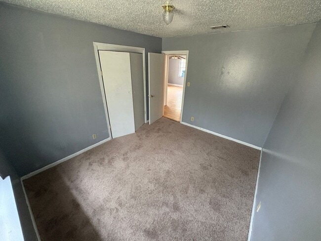 Building Photo - 5526 Cross Timbers Dr