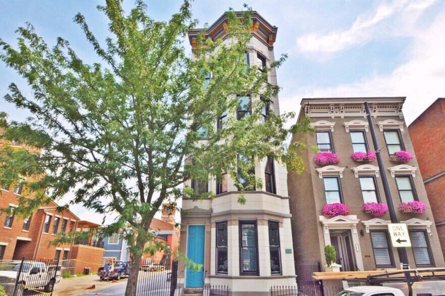 Building Photo - 1420 Elm St