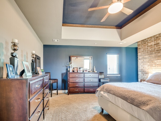 Building Photo - Modern 3 Bedroom with  Lofted Office - All...