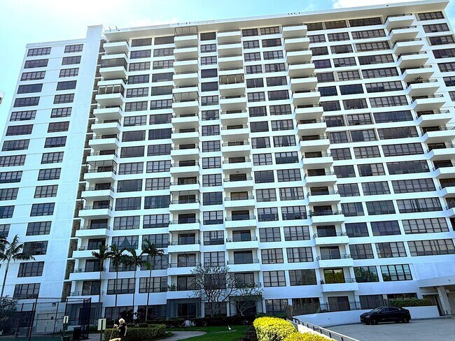 Building Photo - 600 Three Islands Boulevard