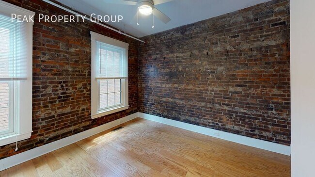 Building Photo - 516 E 13th St