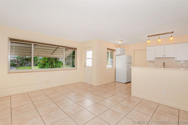 Building Photo - 2581 NE 11th Ct
