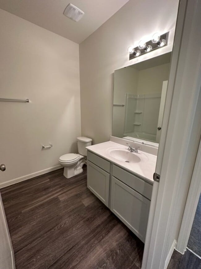 Building Photo - Townhouse / Whitsett