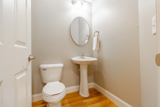 Building Photo - 512 Catalina Ct