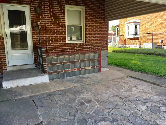 Building Photo - 7226 Bridgewood Dr