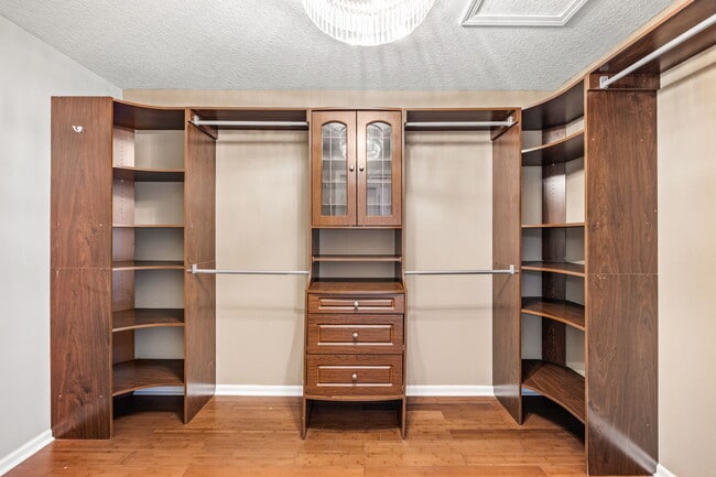 Building Photo - 2229 Lookout Landing