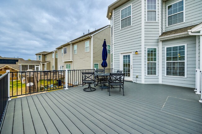 Building Photo - "Spacious 4-Bedroom Retreat with 3 Full Ba...