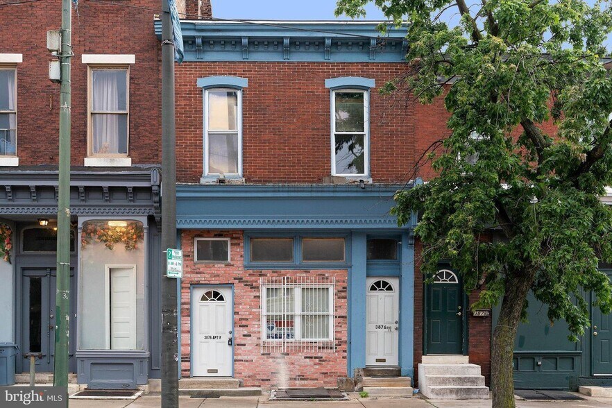 Building Photo - 3876 Lancaster Ave