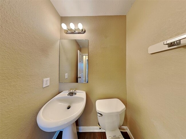 Building Photo - 3906 E Lindbergh Ct