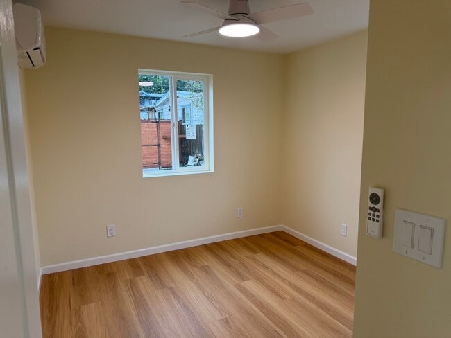 Building Photo - 3975 Altamont Ave