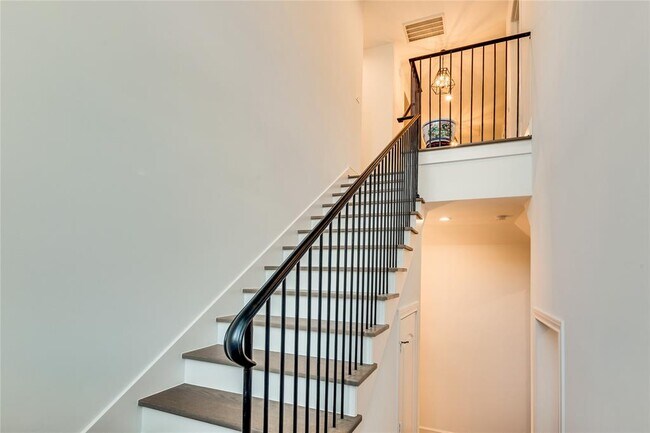 Building Photo - 3302 Elmridge St