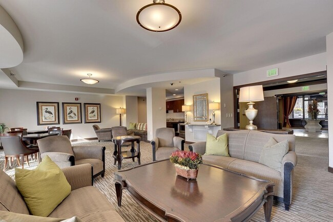 Building Photo - 317 Groveland Ave