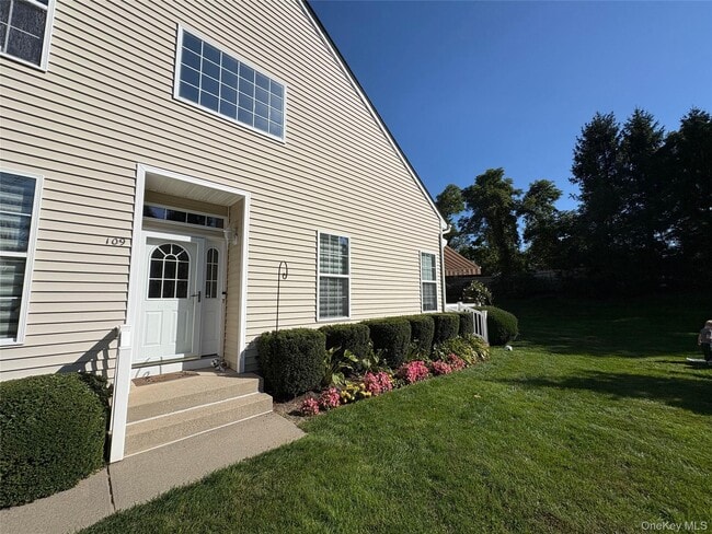 Building Photo - 109 Manitou Trail